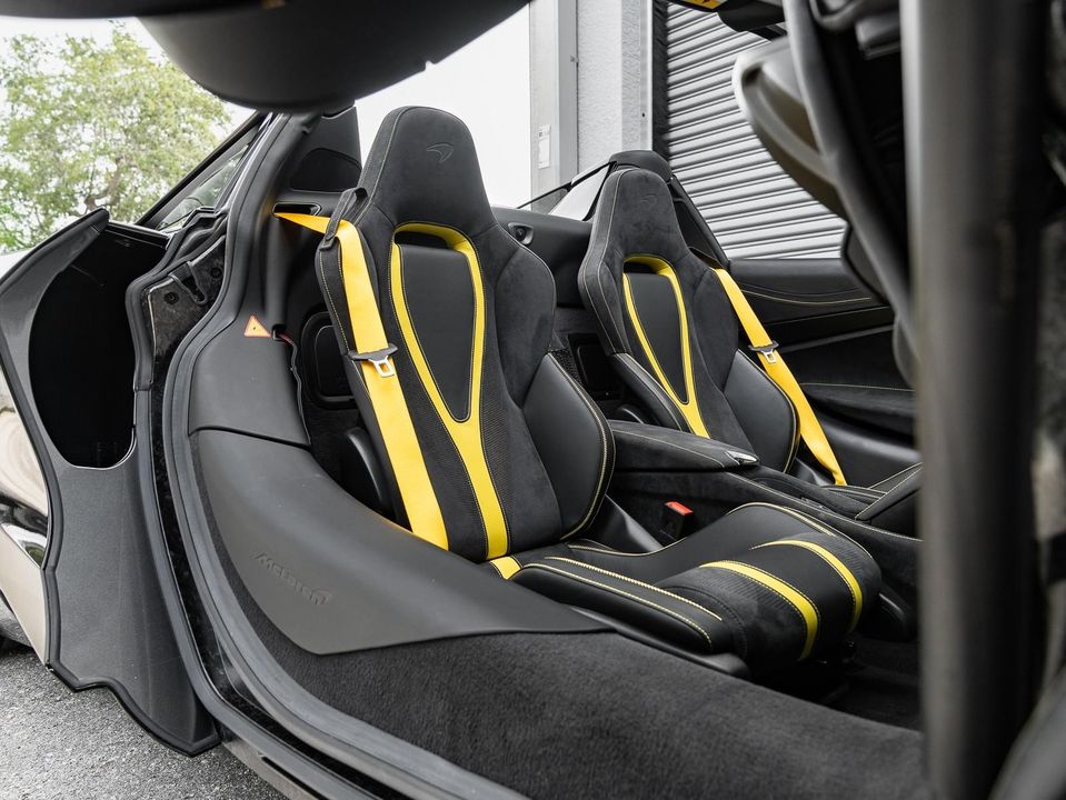 2022 McLaren 720S