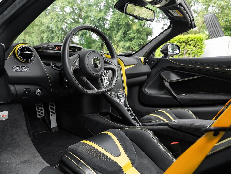 2022 McLaren 720S