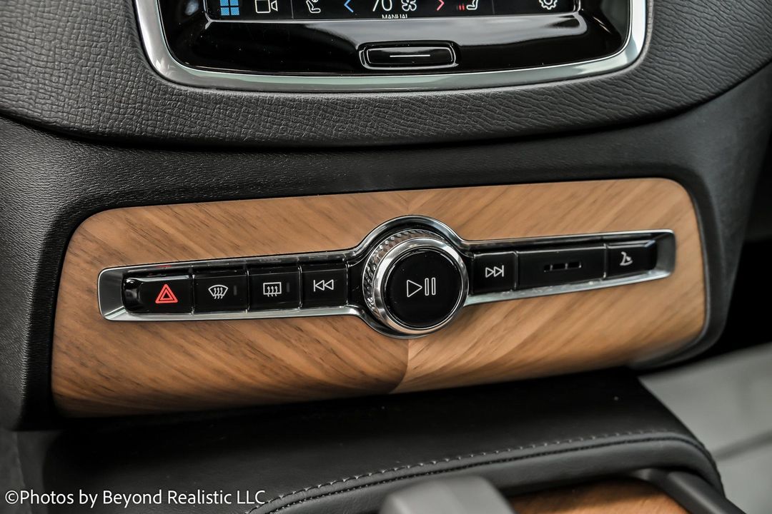 2023 Volvo XC90 Recharge Plug-In Hybrid
