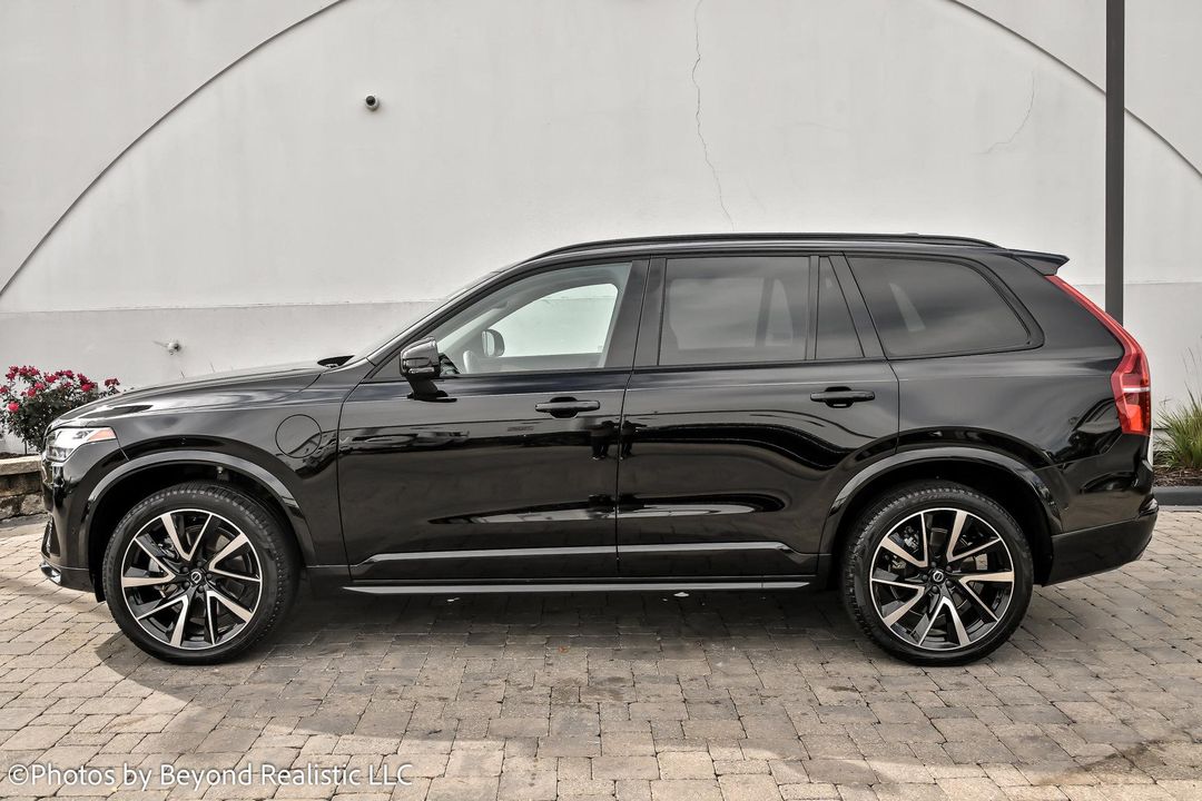 2023 Volvo XC90 Recharge Plug-In Hybrid