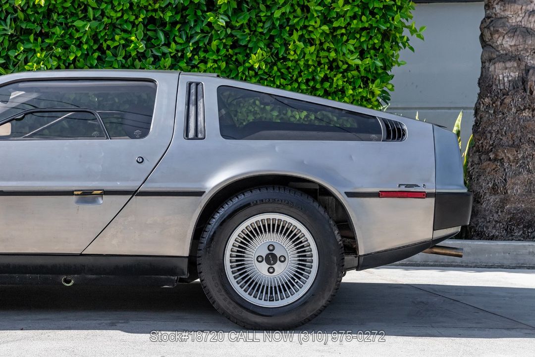 1981 DeLorean DMC-12