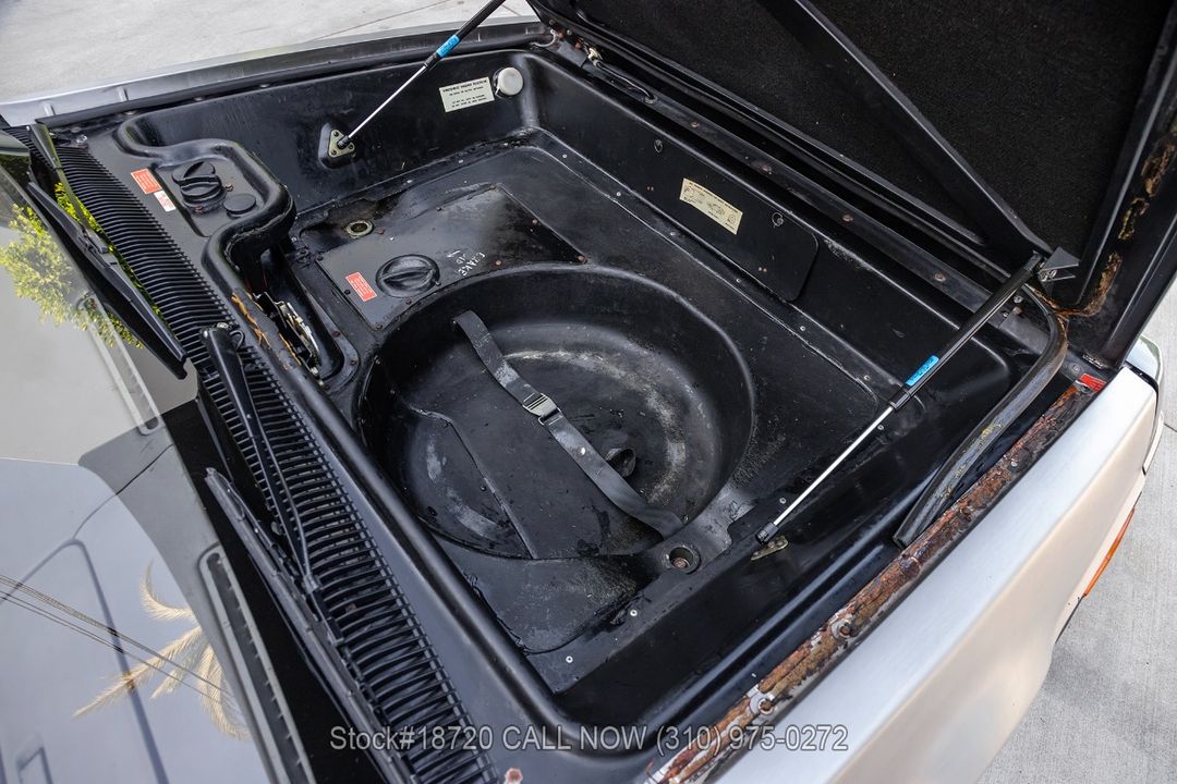 1981 DeLorean DMC-12