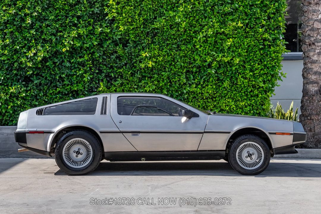 1981 DeLorean DMC-12