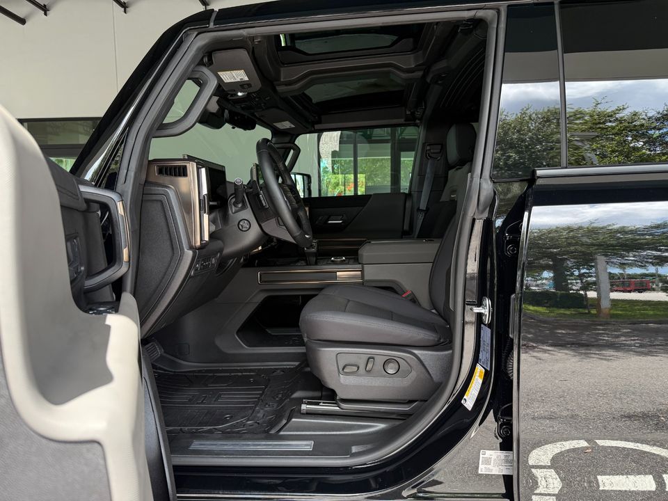 2025 GMC HUMMER EV