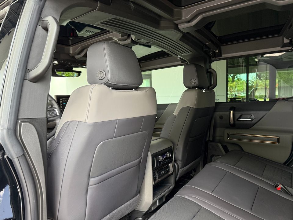2025 GMC HUMMER EV