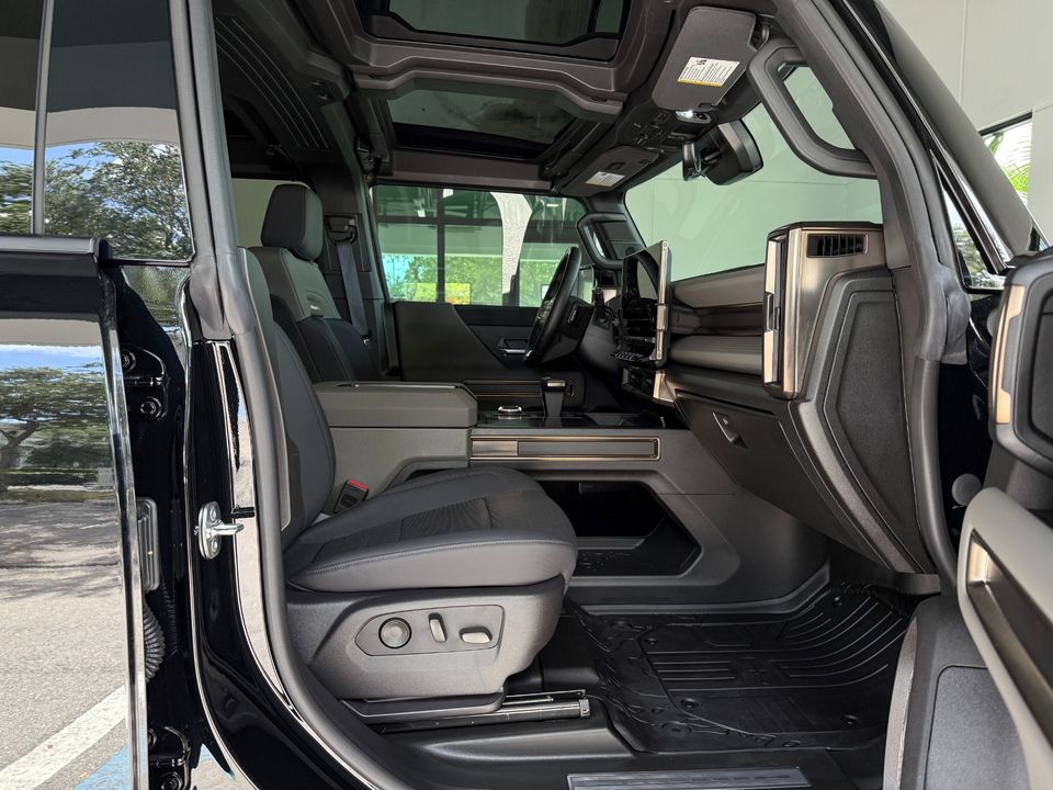 2025 GMC HUMMER EV