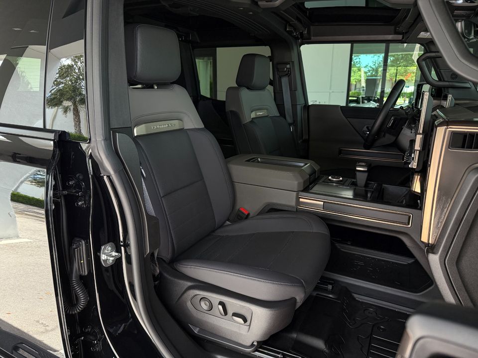 2025 GMC HUMMER EV