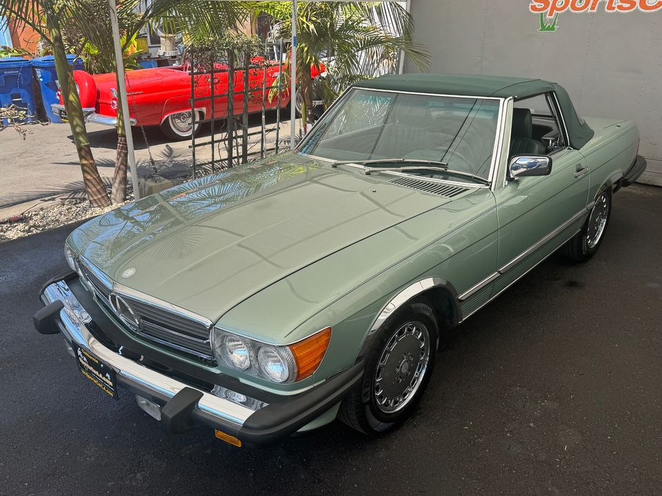 1987 Mercedes-Benz 560-Class
