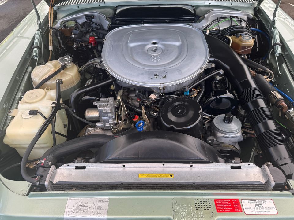 1987 Mercedes-Benz 560-Class