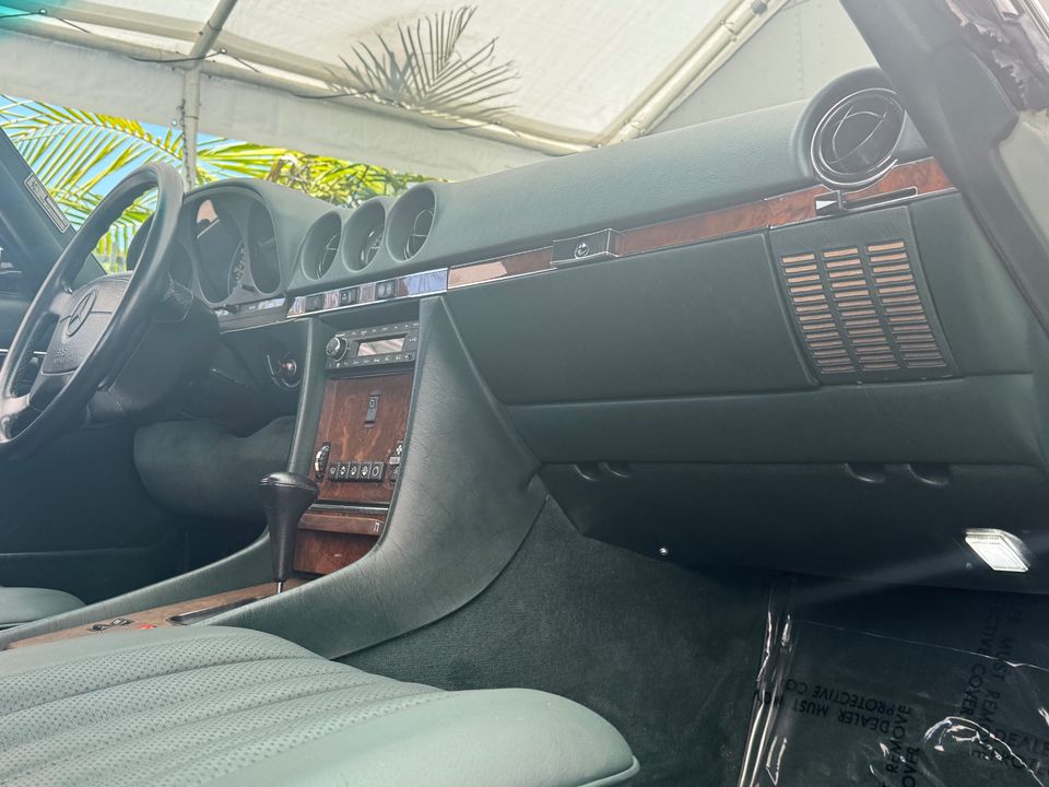 1987 Mercedes-Benz 560-Class