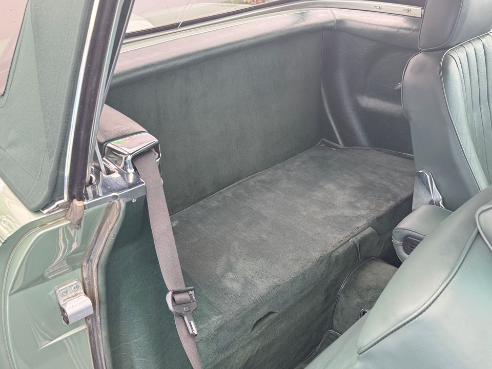 1987 Mercedes-Benz 560-Class