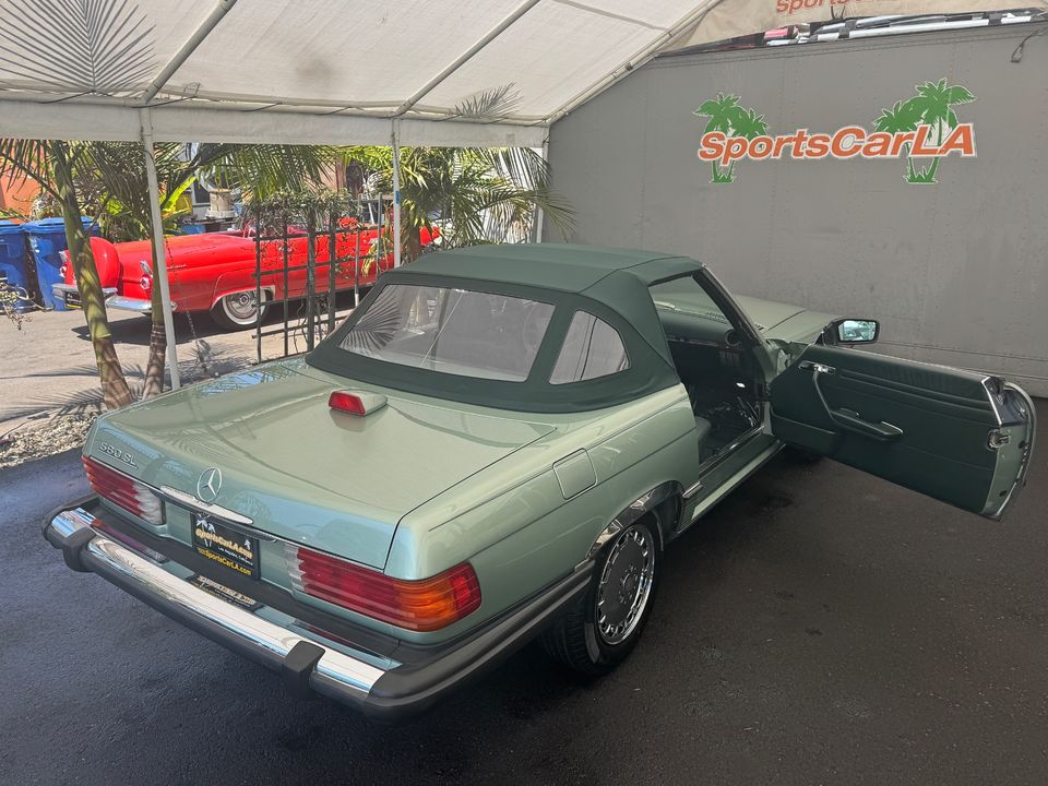 1987 Mercedes-Benz 560-Class