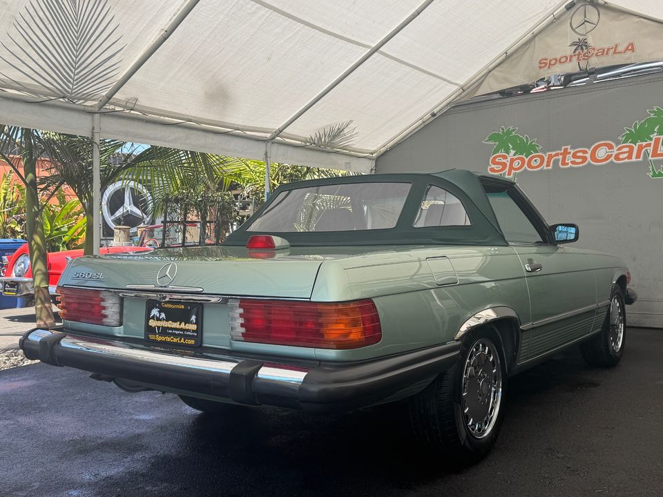 1987 Mercedes-Benz 560-Class