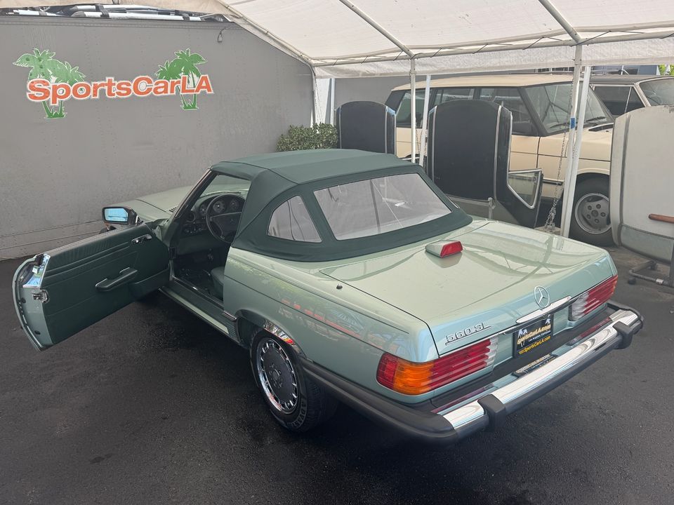 1987 Mercedes-Benz 560-Class