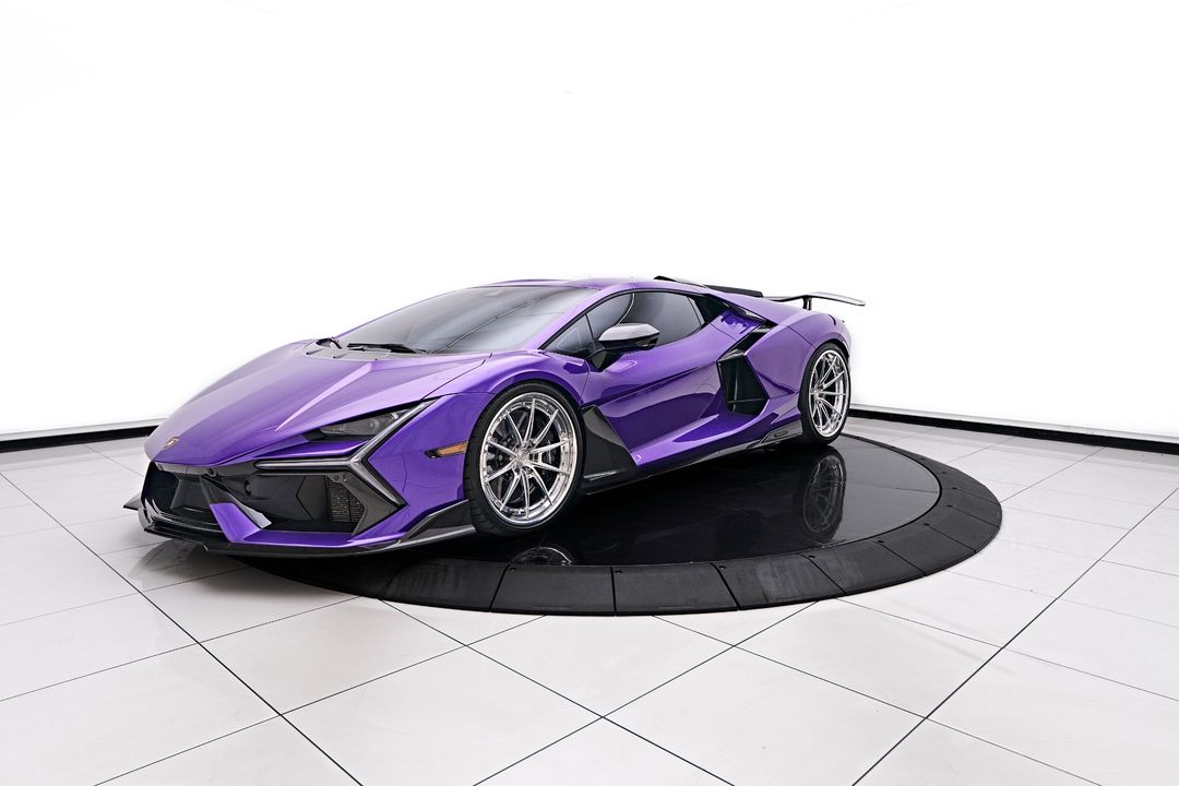 2024 Lamborghini Revuelto