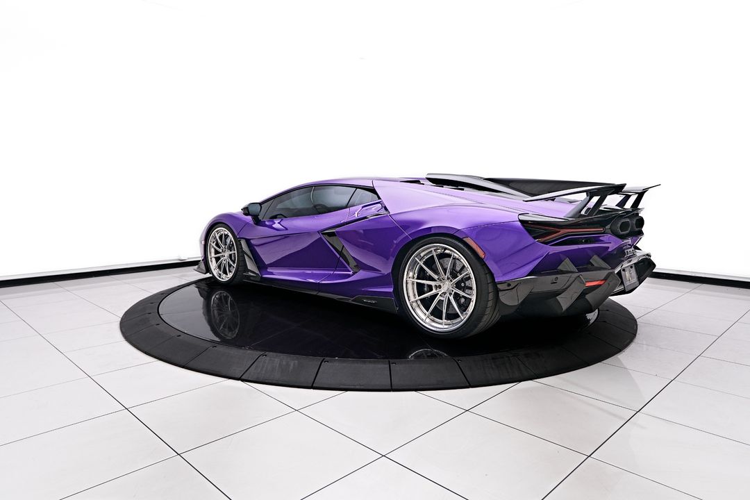 2024 Lamborghini Revuelto