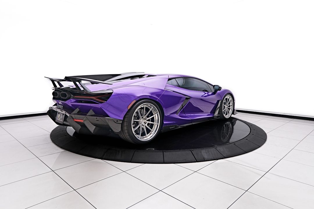 2024 Lamborghini Revuelto