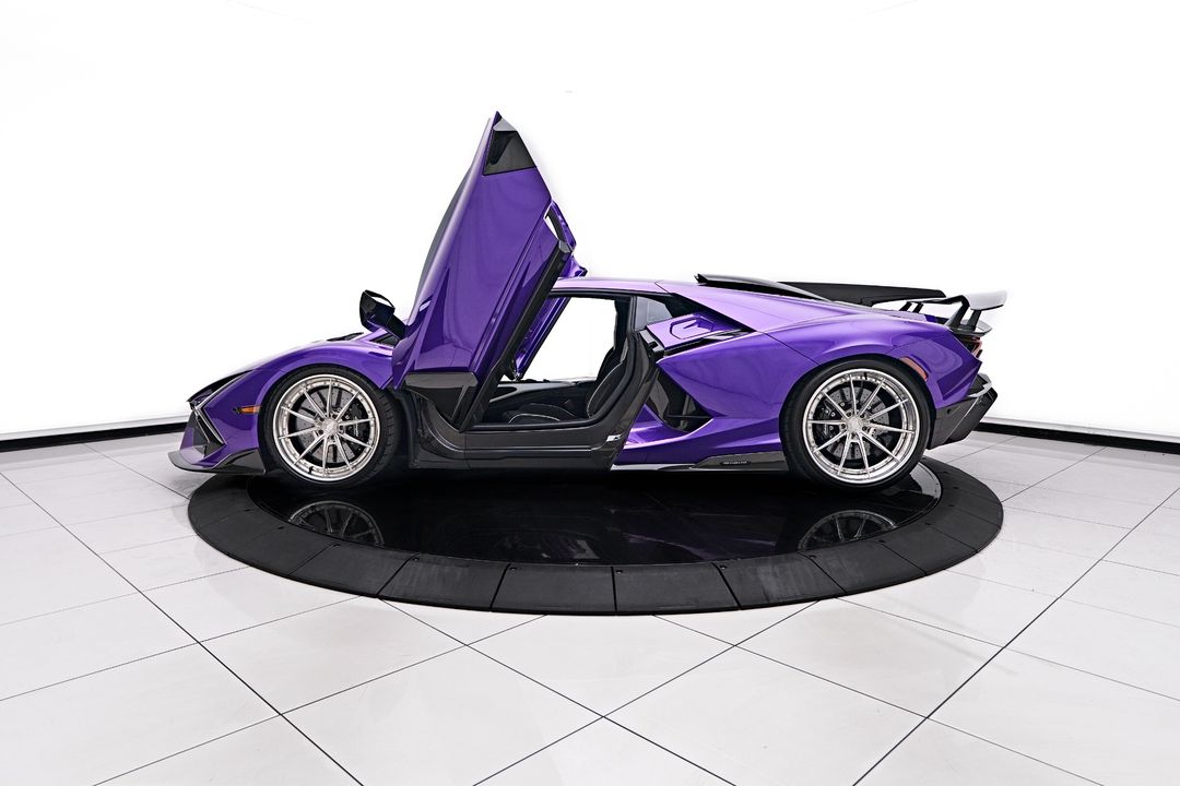 2024 Lamborghini Revuelto