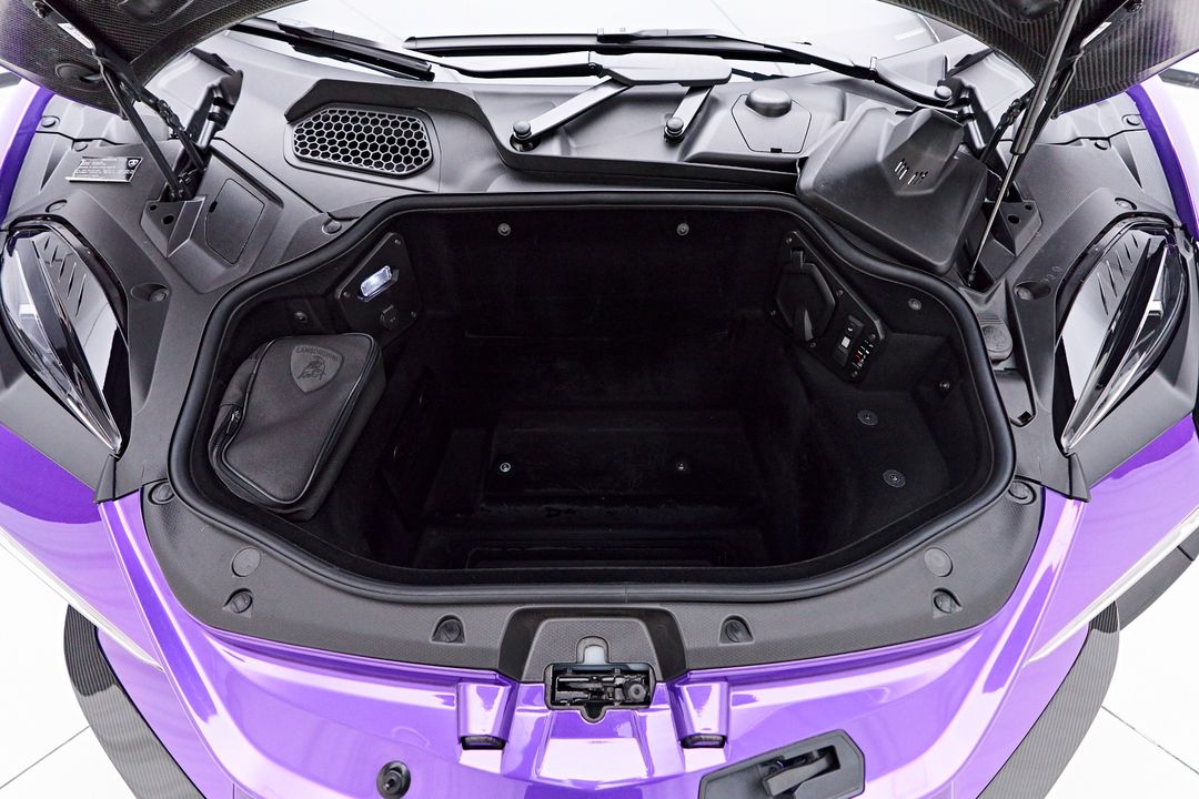 2024 Lamborghini Revuelto