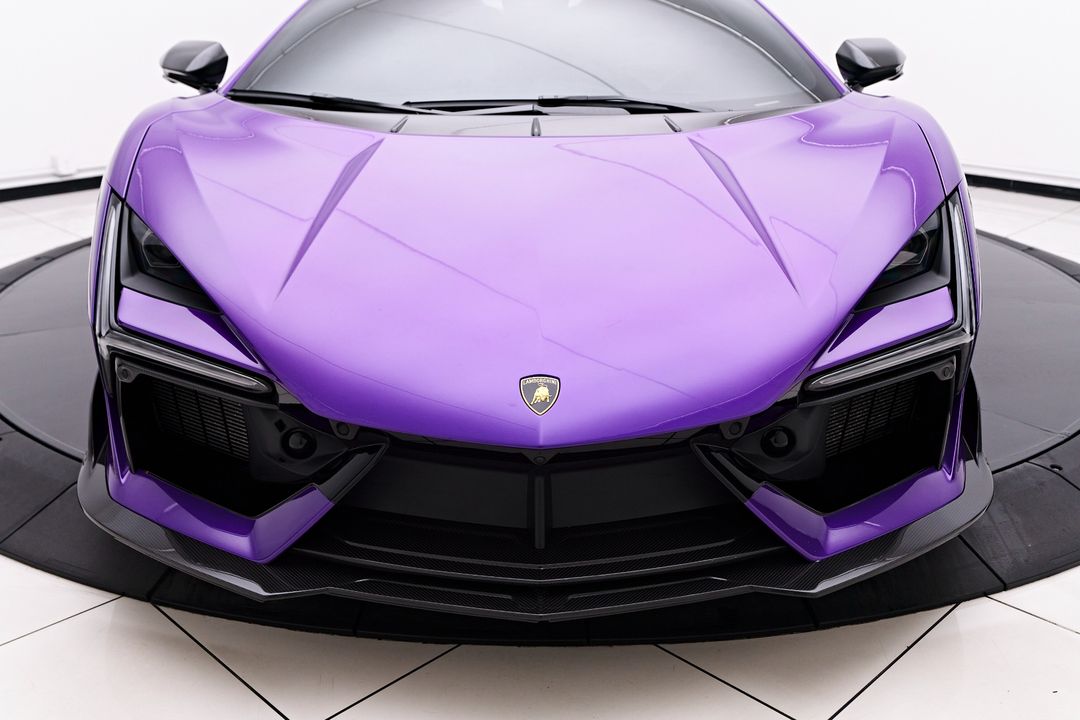 2024 Lamborghini Revuelto
