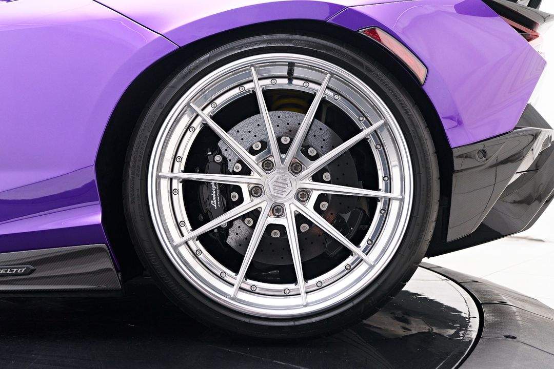 2024 Lamborghini Revuelto