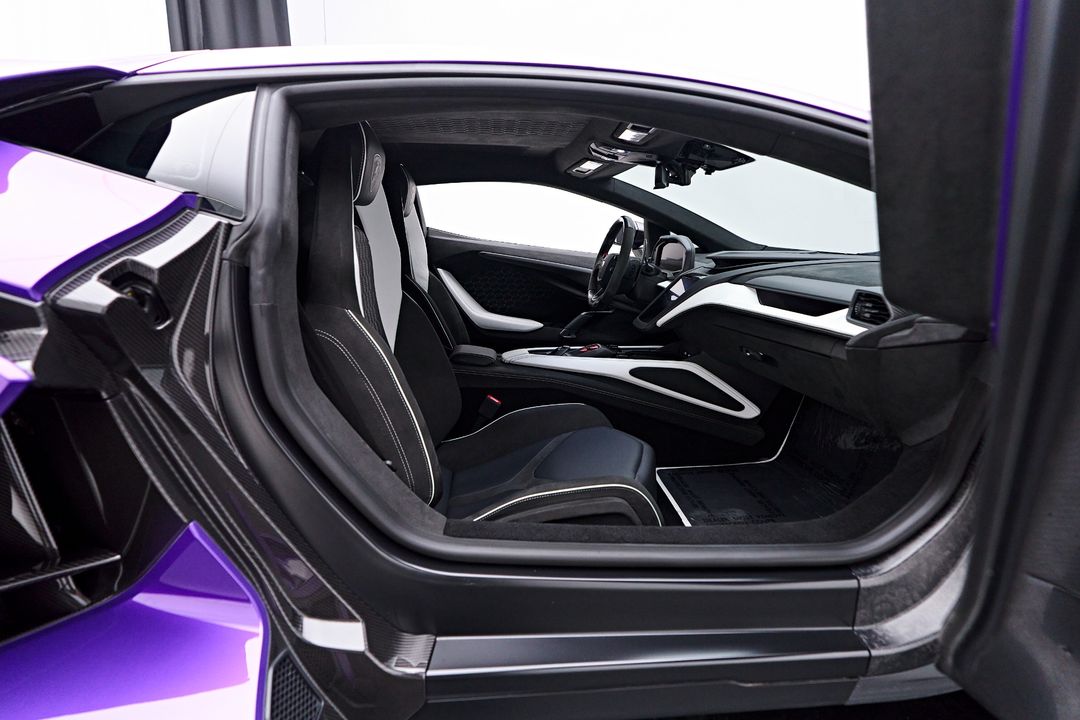 2024 Lamborghini Revuelto