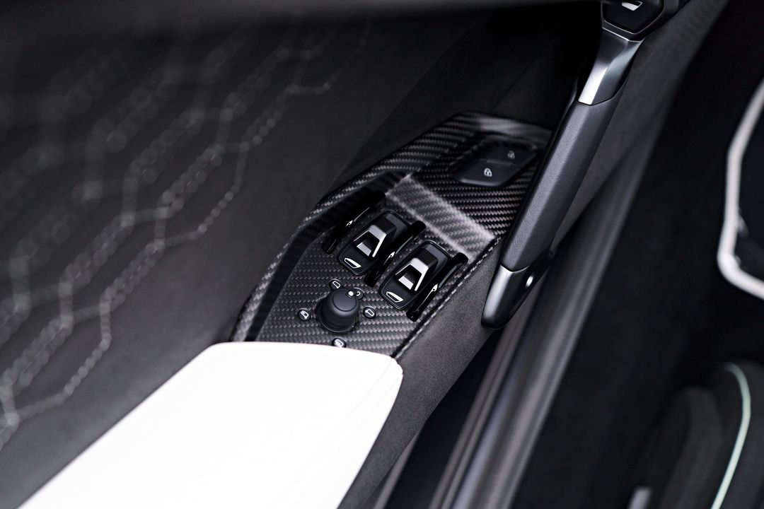 2024 Lamborghini Revuelto