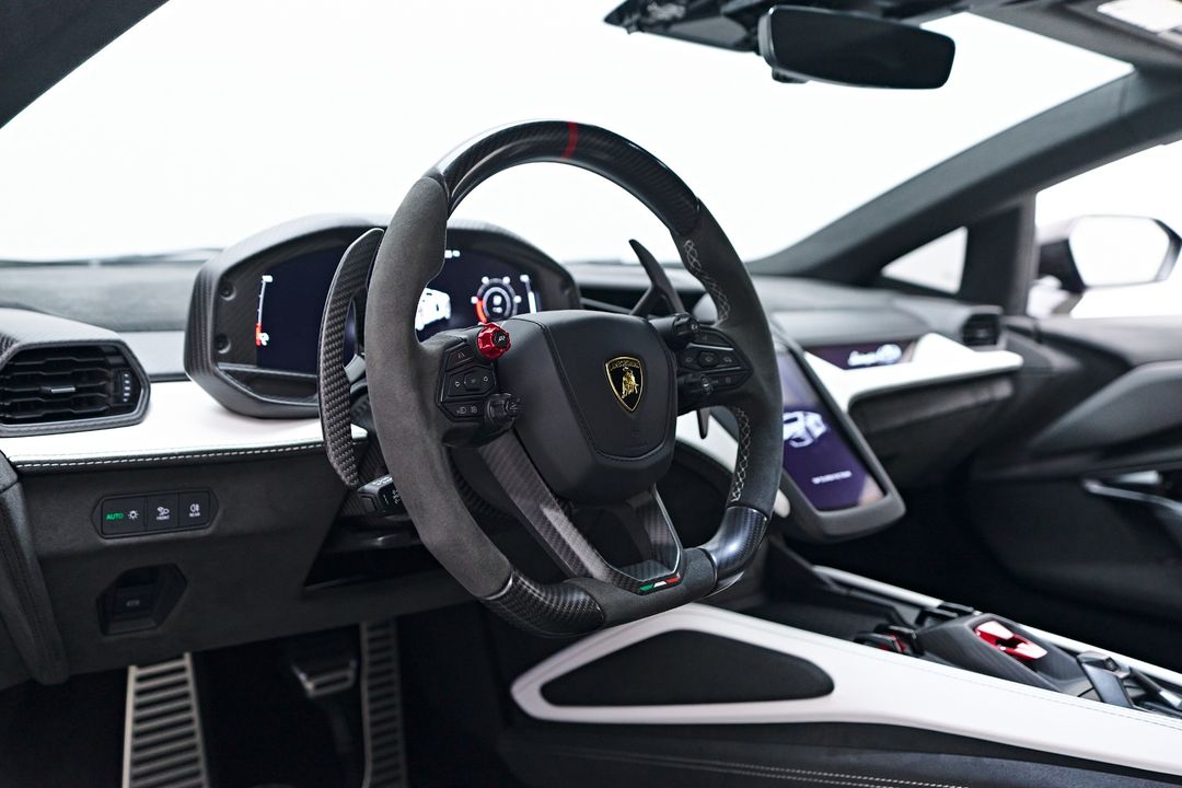 2024 Lamborghini Revuelto