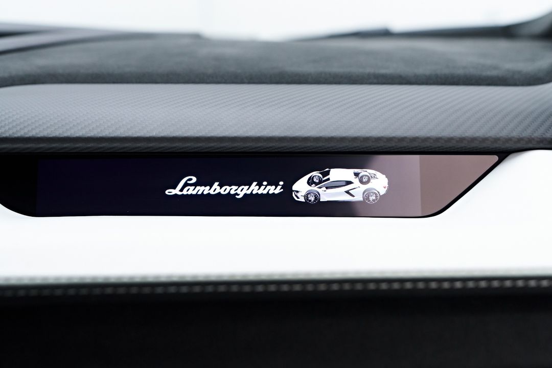 2024 Lamborghini Revuelto