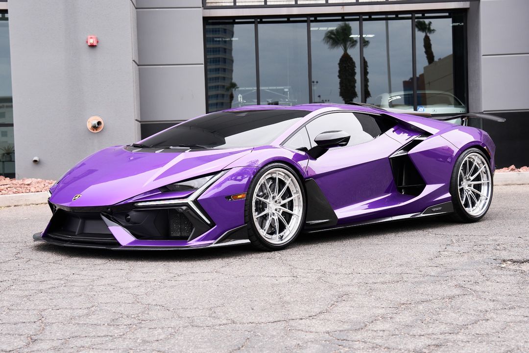 2024 Lamborghini Revuelto