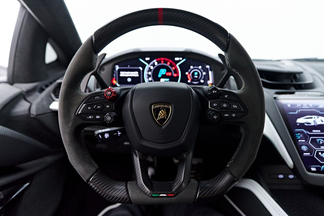 2024 Lamborghini Revuelto