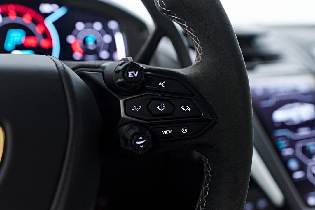 2024 Lamborghini Revuelto