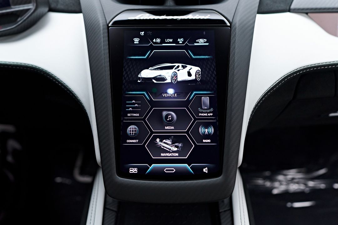 2024 Lamborghini Revuelto