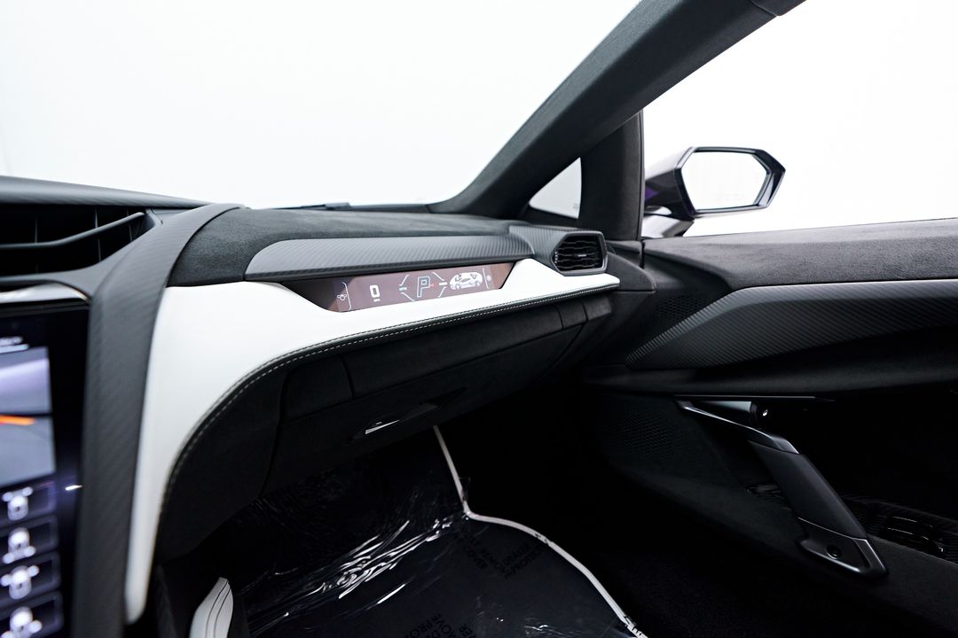 2024 Lamborghini Revuelto