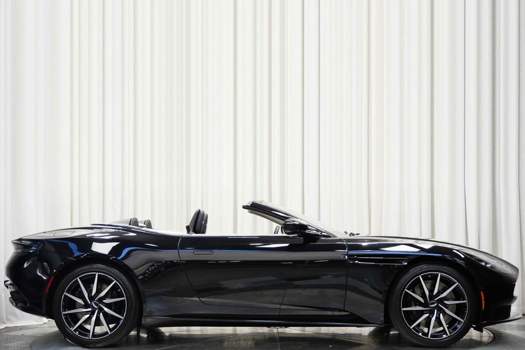 2021 Aston Martin DB11
