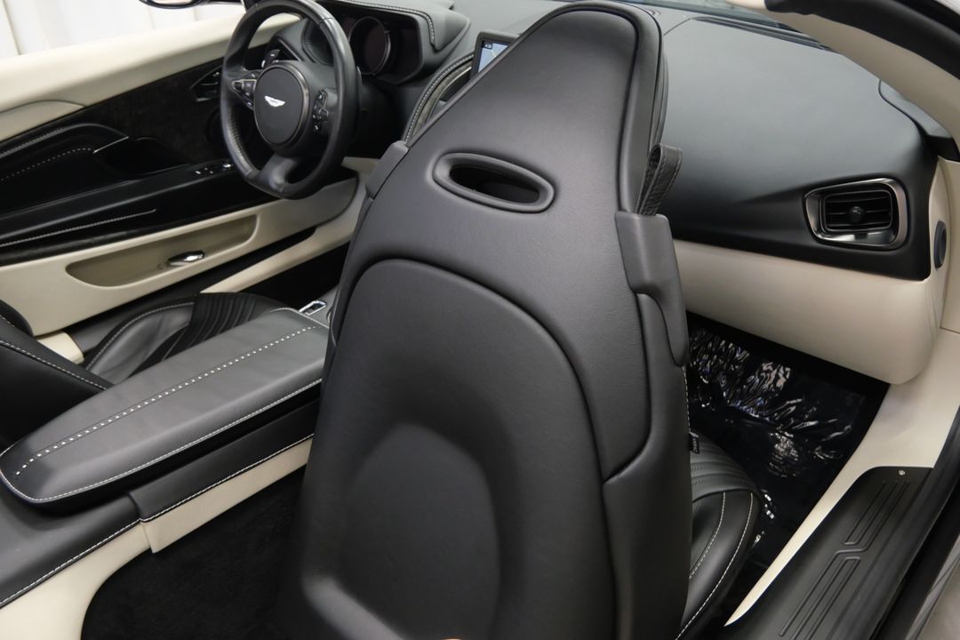 2021 Aston Martin DB11
