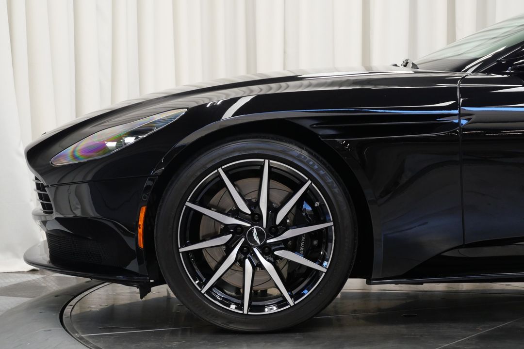 2021 Aston Martin DB11