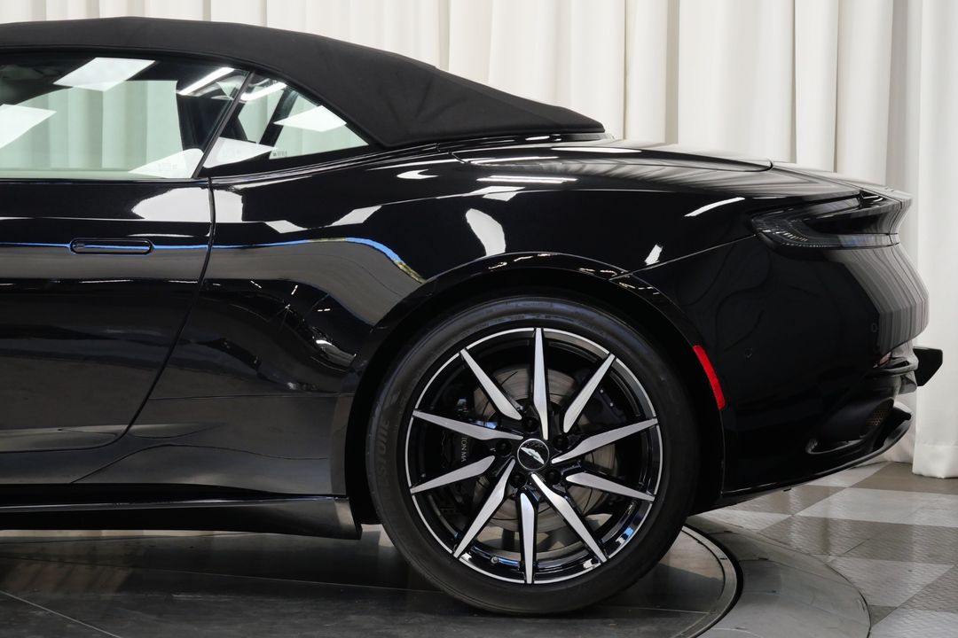 2021 Aston Martin DB11