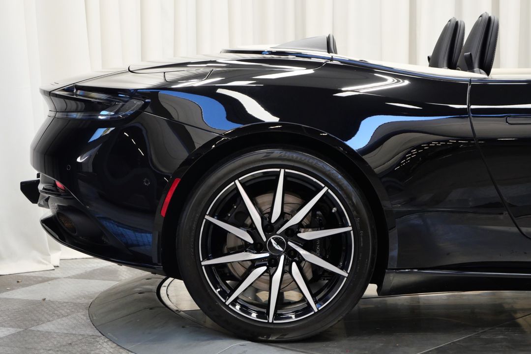 2021 Aston Martin DB11