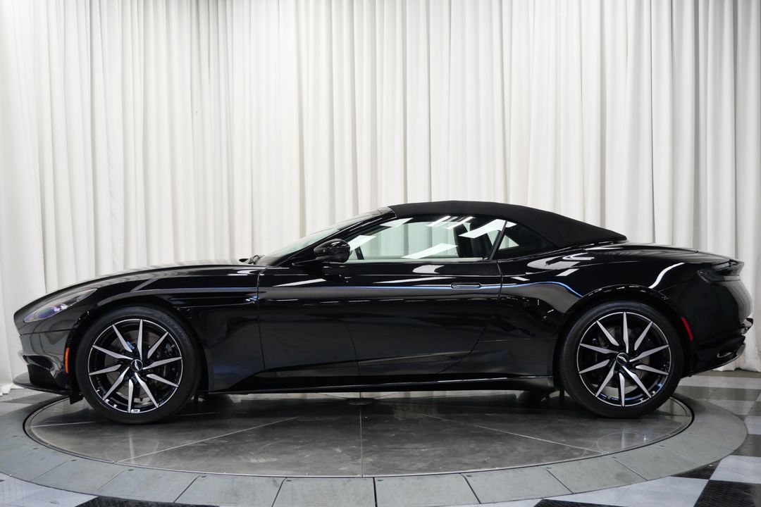 2021 Aston Martin DB11