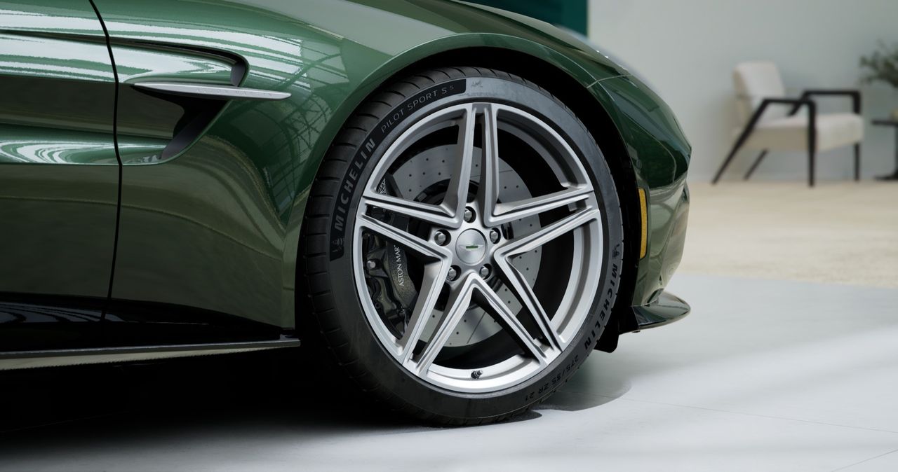 2026 Aston Martin Vantage