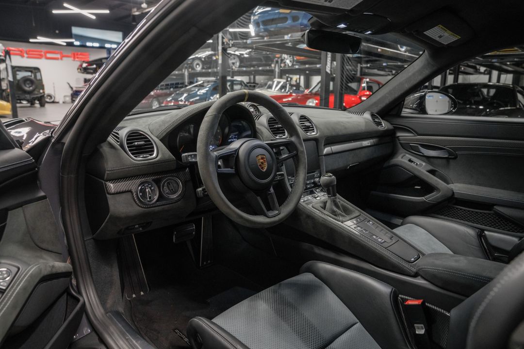 2023 Porsche 718 Cayman