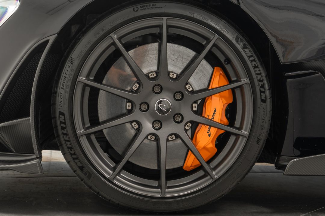 2015 McLaren P1