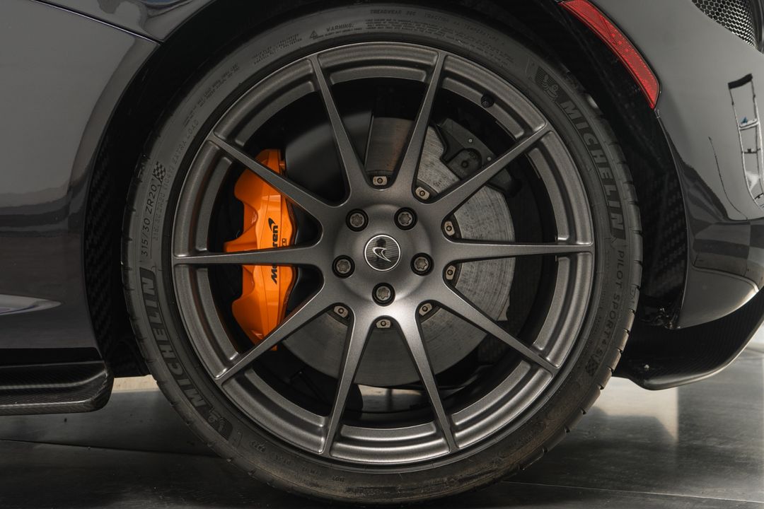 2015 McLaren P1