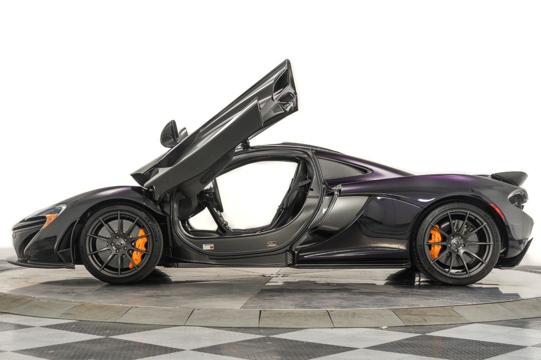 2015 McLaren P1