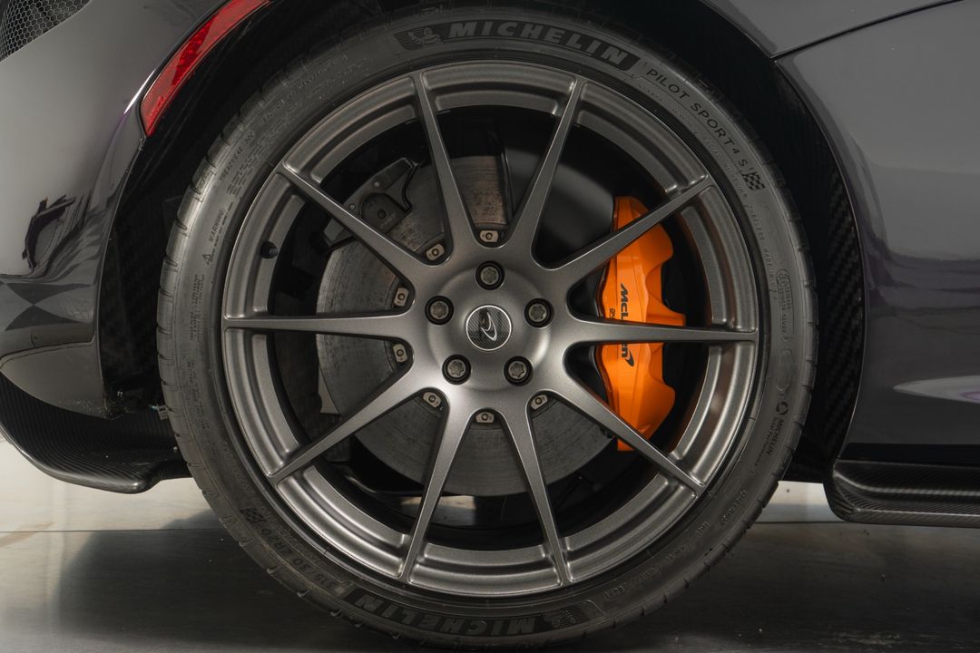 2015 McLaren P1