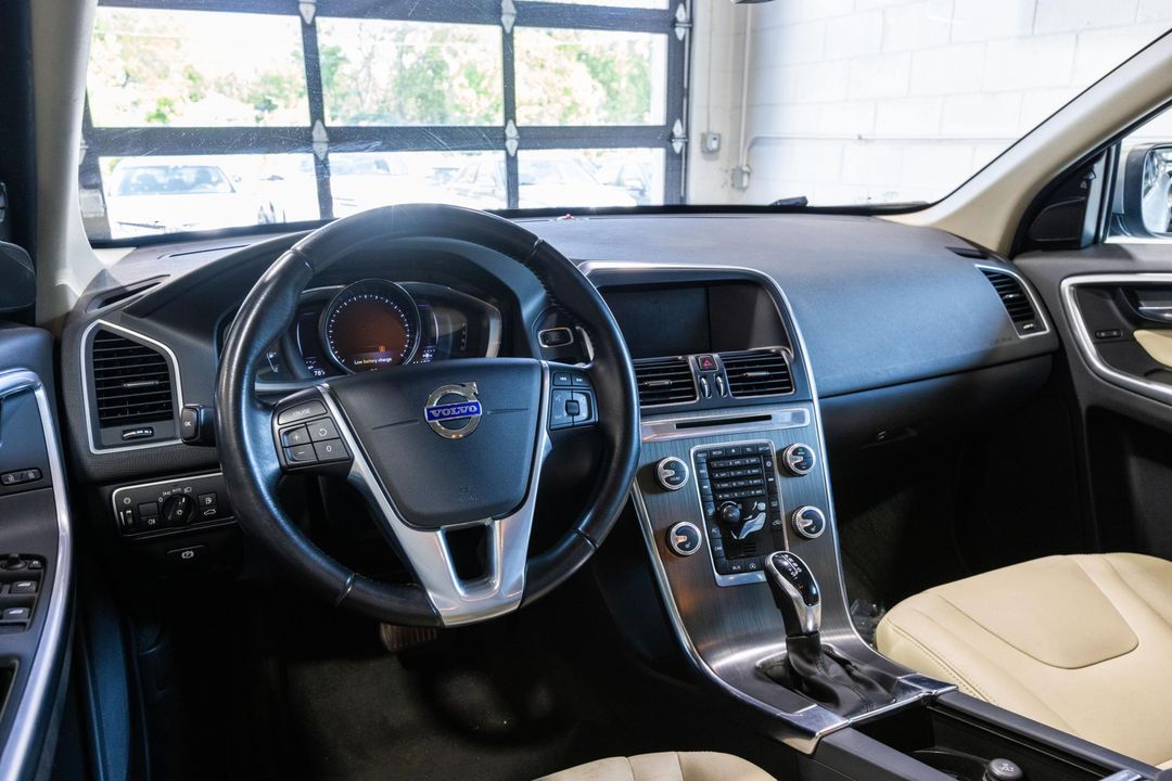 2016 Volvo XC60