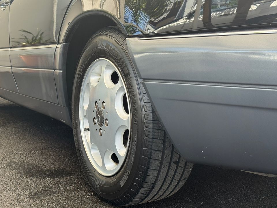 1995 Mercedes-Benz S-Class