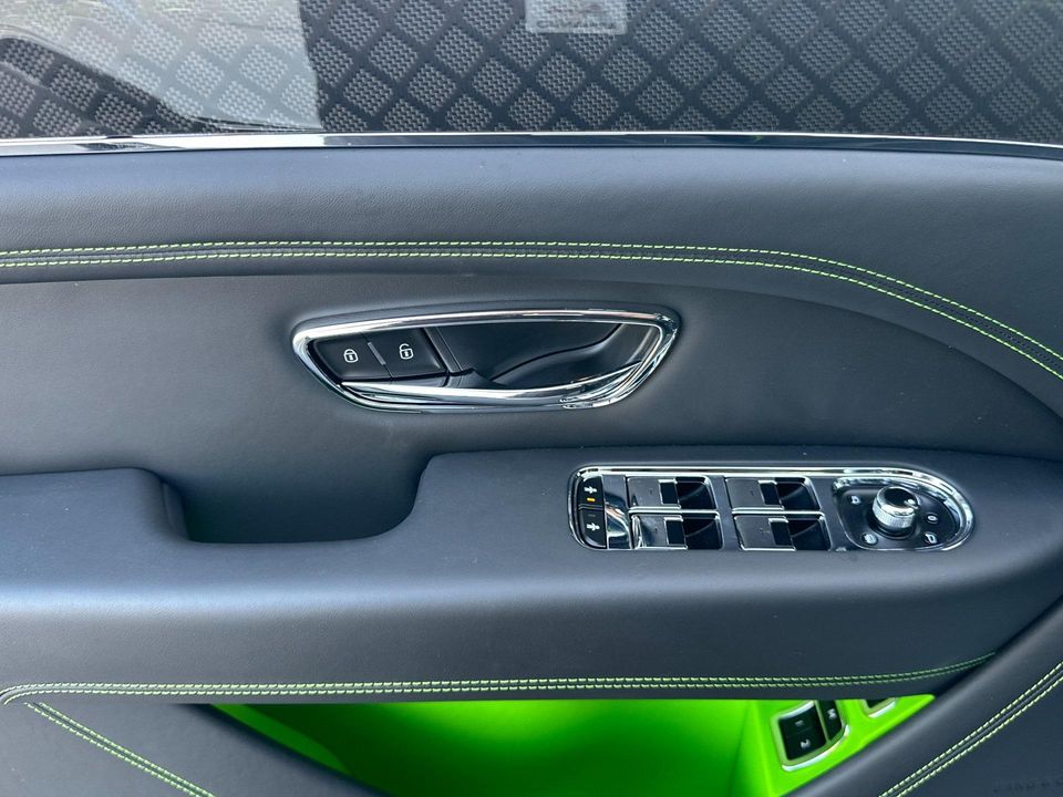 2025 Bentley Bentayga