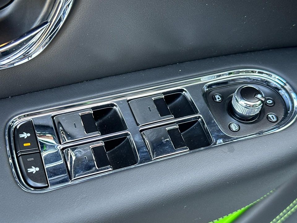 2025 Bentley Bentayga